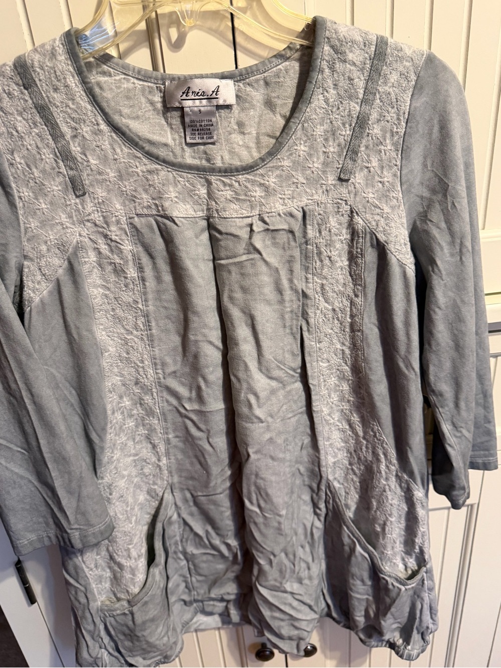 Aria Light Gray Textured Scoop-Neck Tunic with Pockets